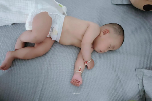 攀枝花两个月宝宝肚子胀气