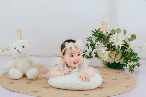 攀枝花宝宝三个月翻身